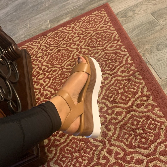 New Mk sandals 🥰 super stylish - Picture 10 of 10